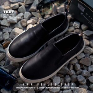 C015 Black Shoe