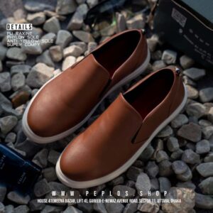 C015 Brown Shoe