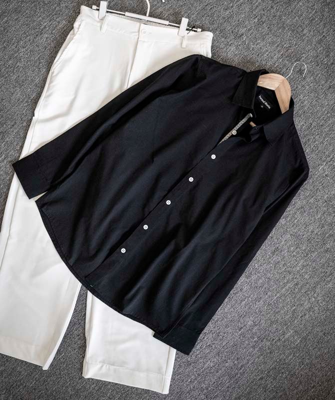FS004 Embossed Black - Image 2